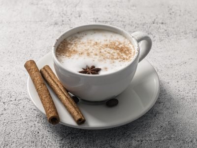 high-angle-coffee-cup-with-cinnamon-sticks-star-anise (1)